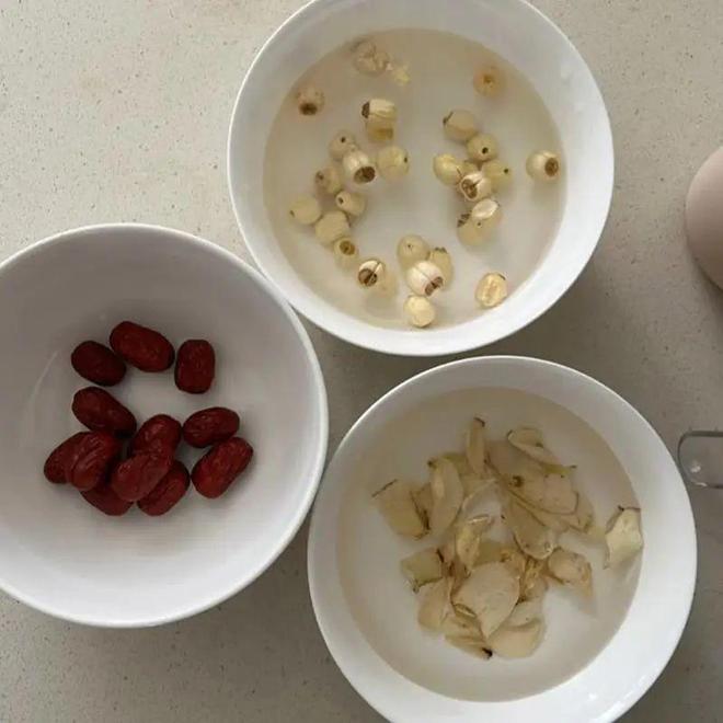 这3碗汤滋阴润燥连喝3天浑身都滋润！不朽情缘平台登录网页昨日已出伏多喝(图2)